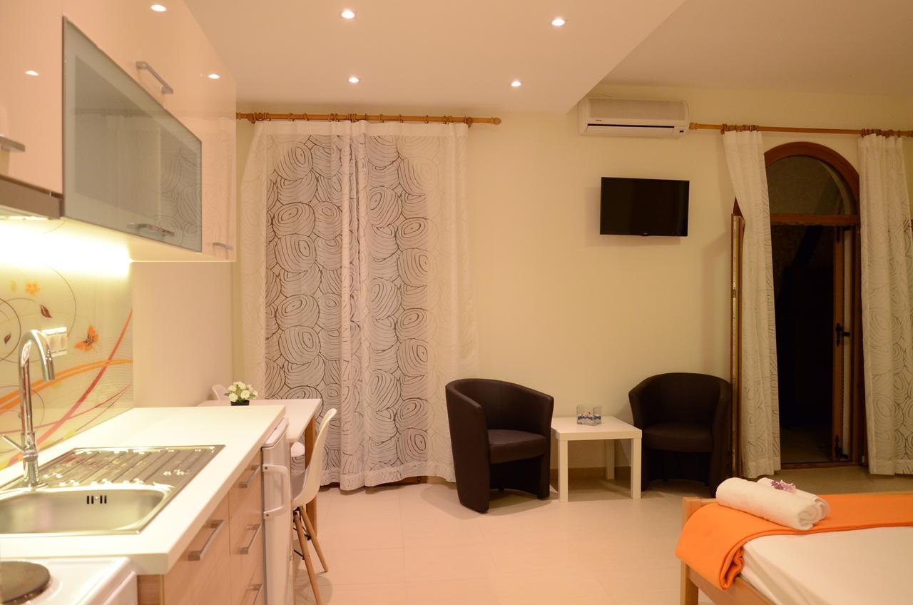 Natsios Studios Gaios Bagian luar foto