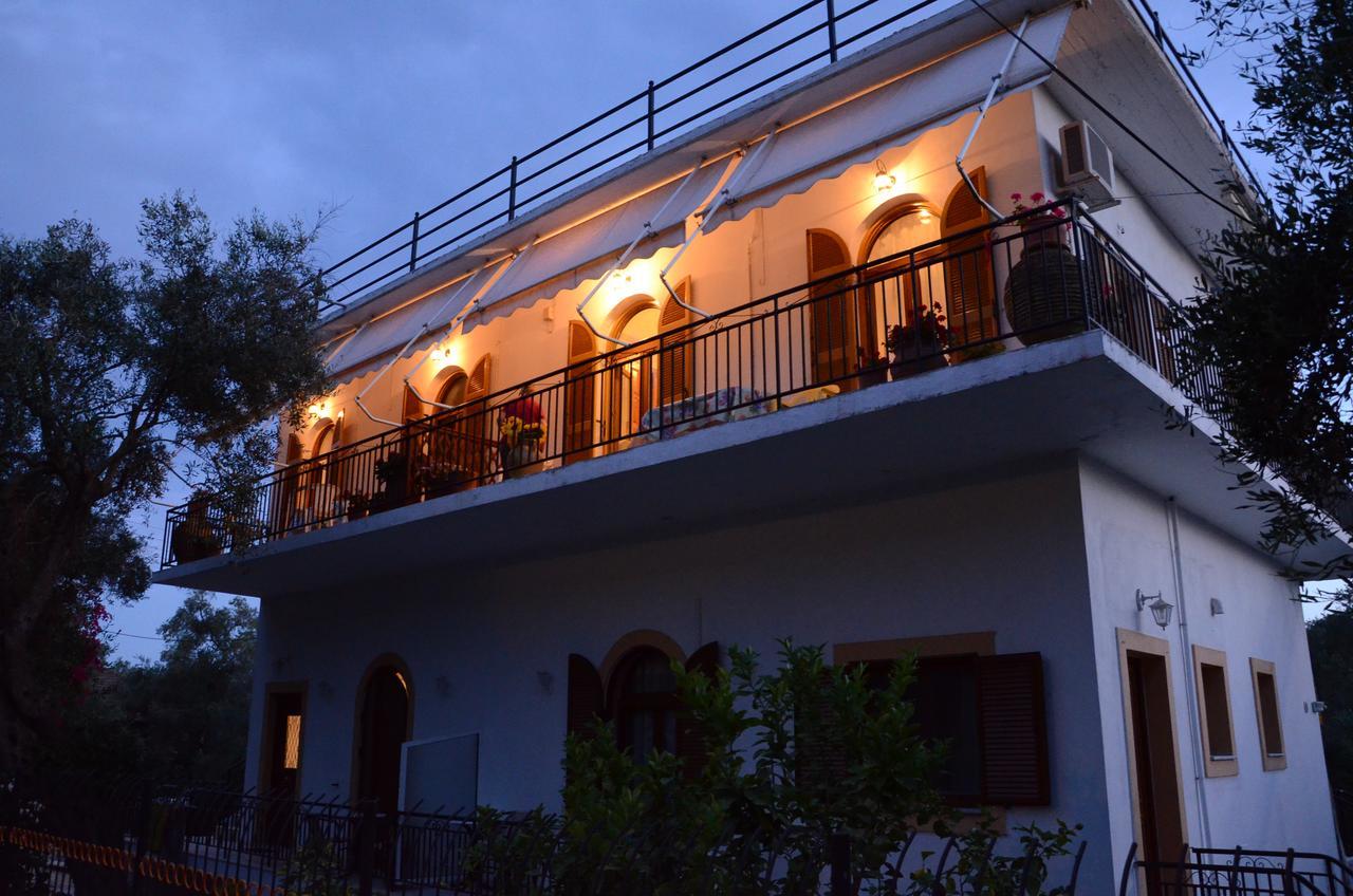 Natsios Studios Gaios Bagian luar foto